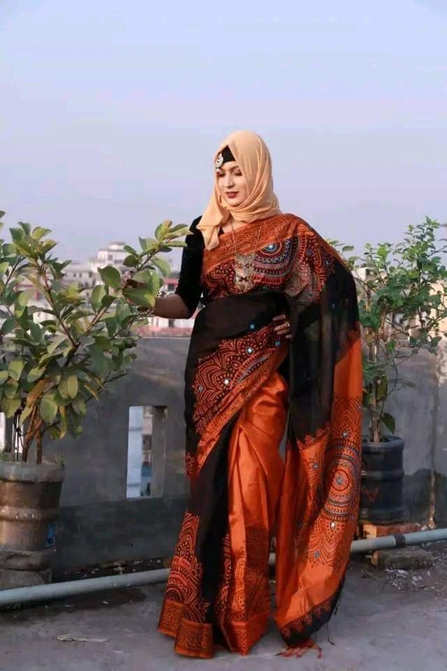 প্রিমিয়াম ধুপিয়ান সিল্ক শাড়ি